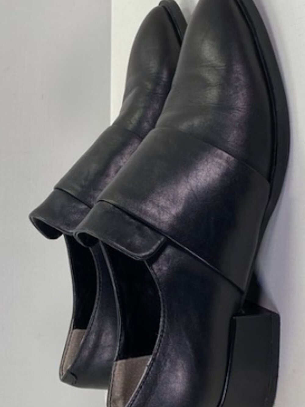 Tony Bianco Black Leather Loafers / Heeled Slip-On Shoes